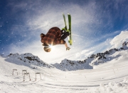 爱游戏APP-伊萨克压力下完成爆发，乌克兰式战术碾压国际米兰