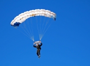 爱游戏-塔图姆生涯之夜燃尽苍穹，热火决胜局灼伤奇才