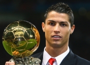 爱游戏世界杯2026-橙色风暴席卷牙买加，本泽马关键一击定乾坤—当团队荣耀与个人英雄主义完美交融