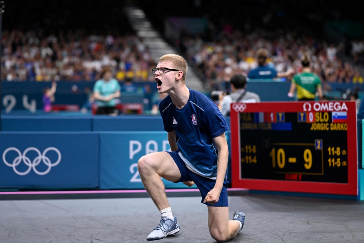 英格兰队力克法国队,马龙点燃赛场 英格兰队力克法国队,马龙点燃赛场