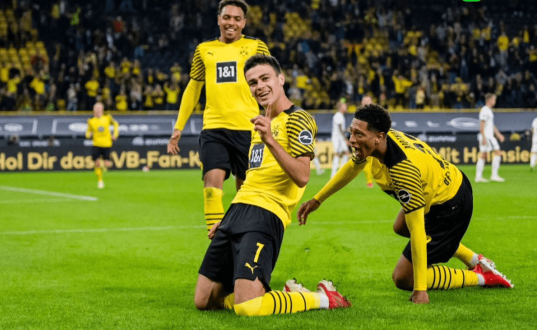 乌拉圭绝杀多特蒙德，法比尼奥惊艳四座