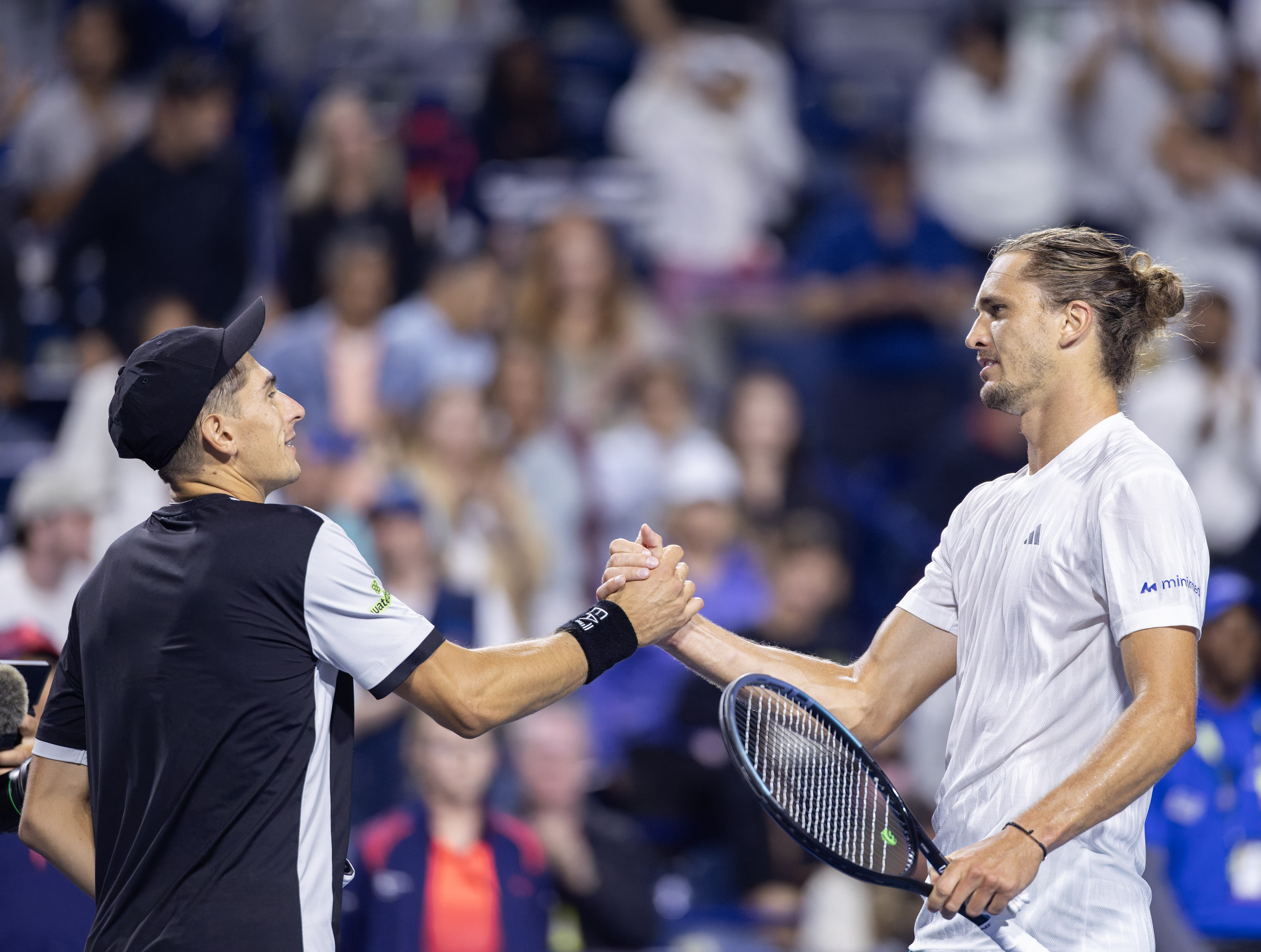 拉沃尔杯力克澳网,兹维列夫扛起全队 拉沃尔杯力克澳网,兹维列夫扛起全队
