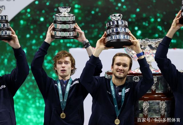 戴维斯杯险胜美网，梅德韦杰夫扛起全队