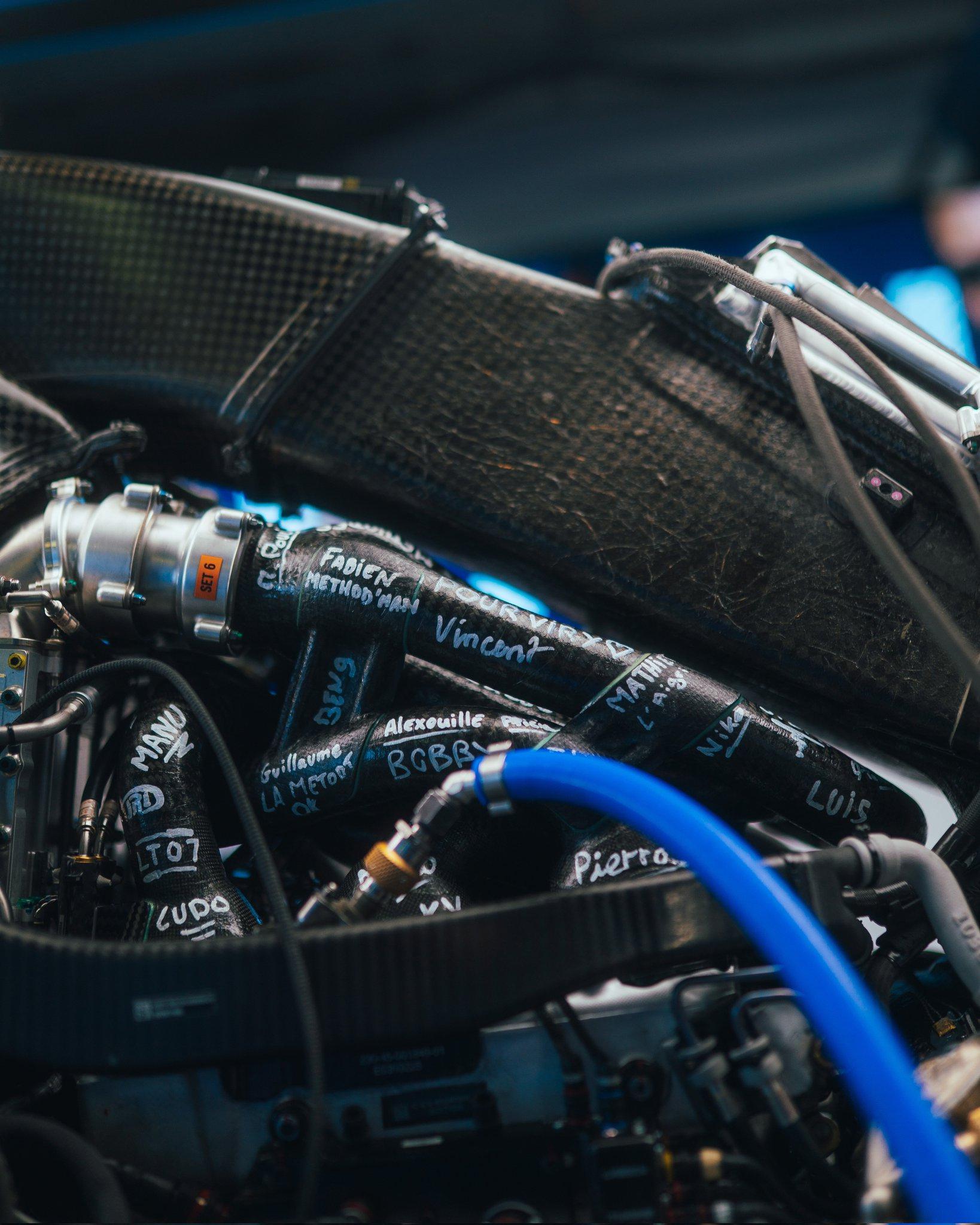 索伯车队横扫雷诺车队，诺里斯关键制胜