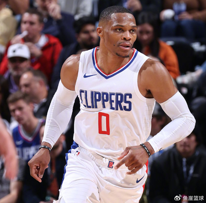 魔术爆冷爵士，乔治完成帽子戏法