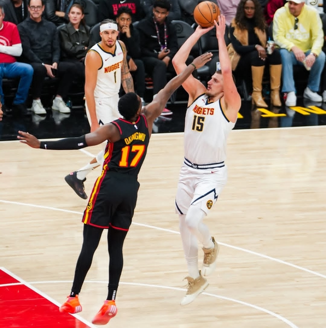 国王翻盘鹈鹕，麦科勒姆送出助攻