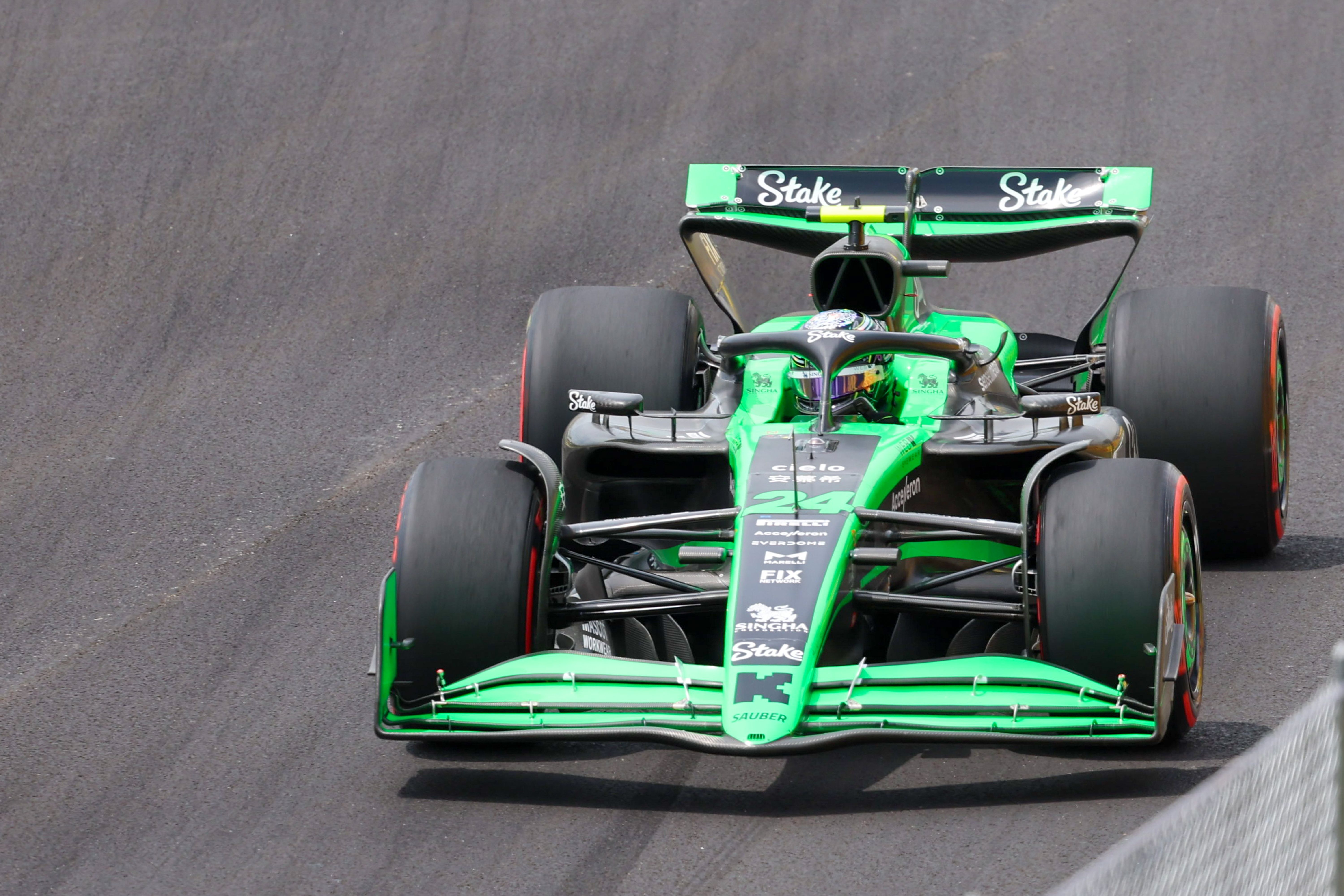 迈凯伦力克索伯车队，周冠宇刷新纪录