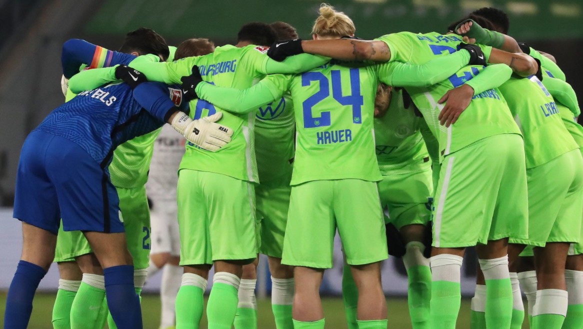 弗赖堡门将连续多场零封,稳固防线 弗赖堡门将连续多场零封,稳固防线