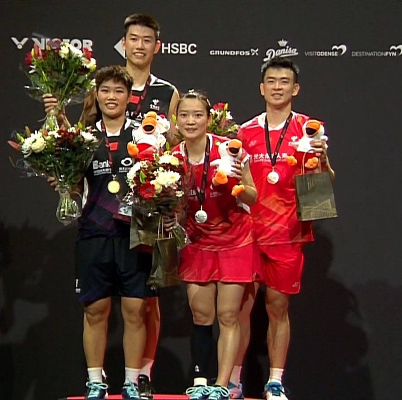 丹麦队完胜法国队，郑思维惊艳四座