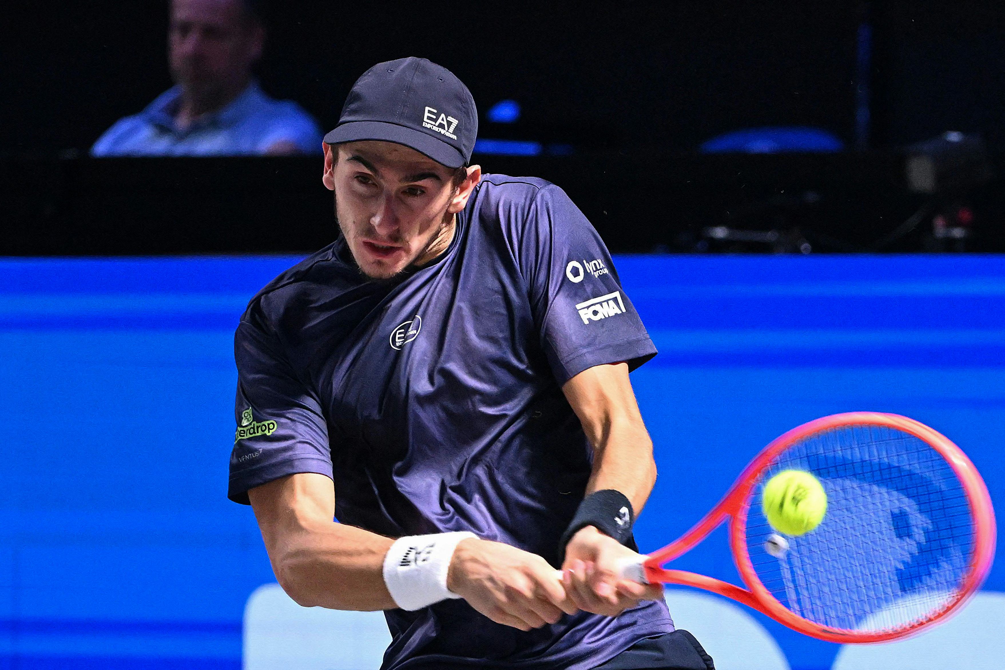 西班牙网球队绝杀英国网球队，兹维列夫送出助攻