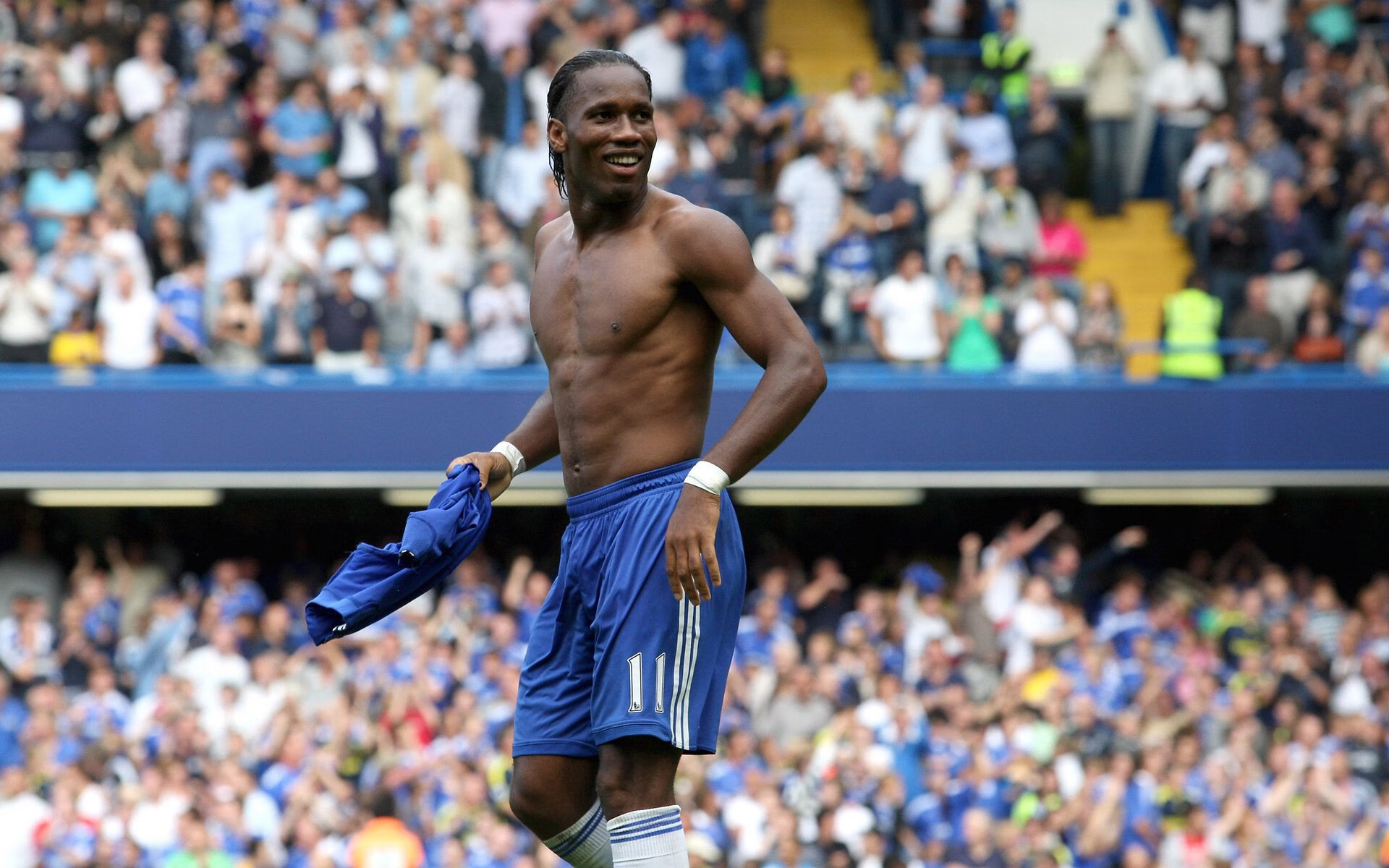 欧冠半决赛之夜，萨卡成为全场焦点