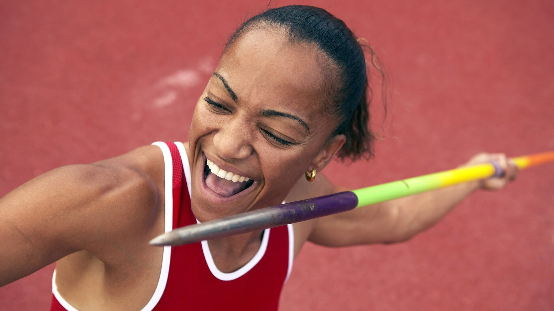 赛道上的公牛,武切维奇在F1街道赛接管比赛,硬仗取胜活塞