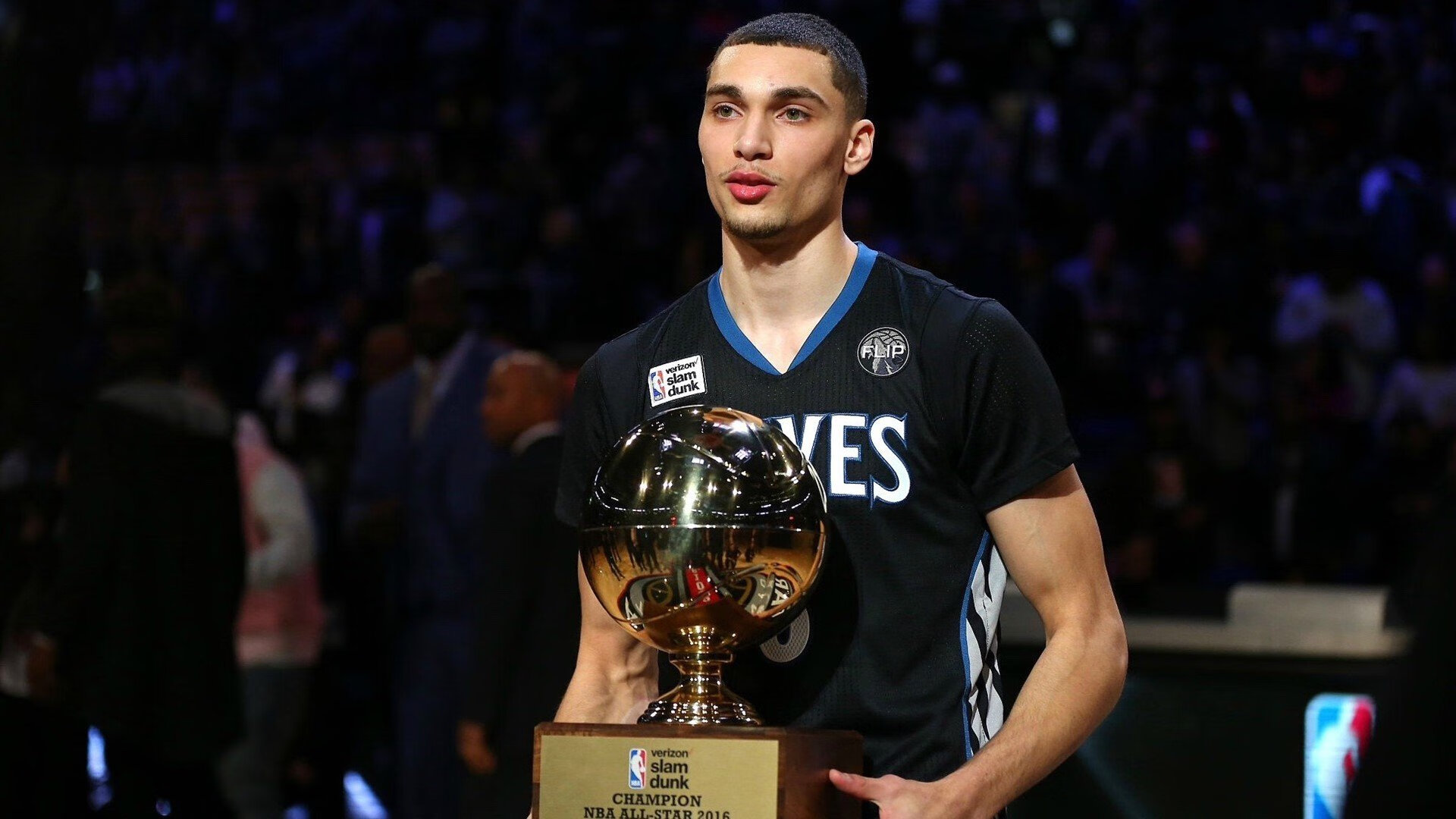 字母哥彻底打爆防线，76人打穿马刺，双线战场的统治力诠释