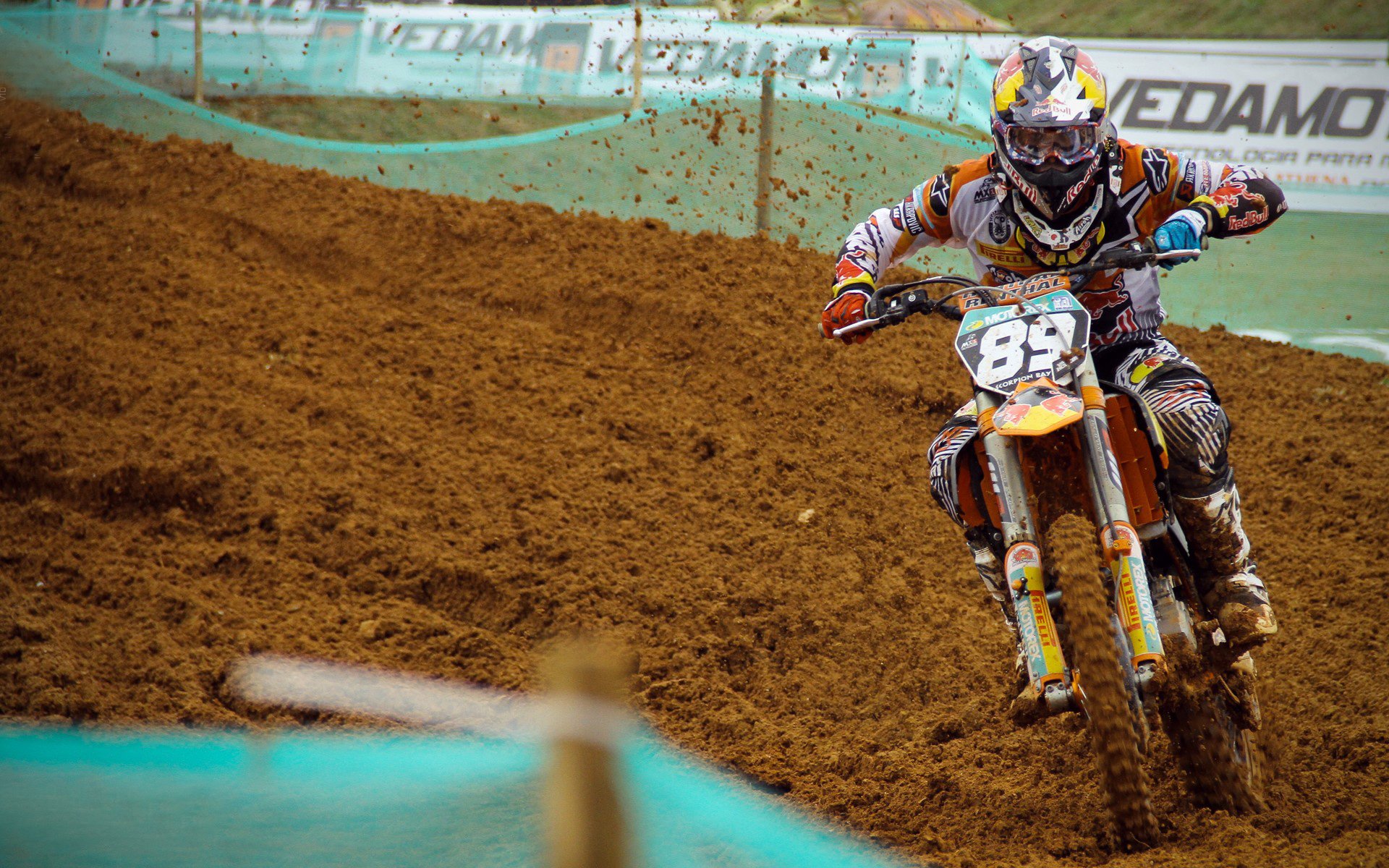 赛道与球场,当F1争冠焦点遇上辽宁掀翻爵士的启示